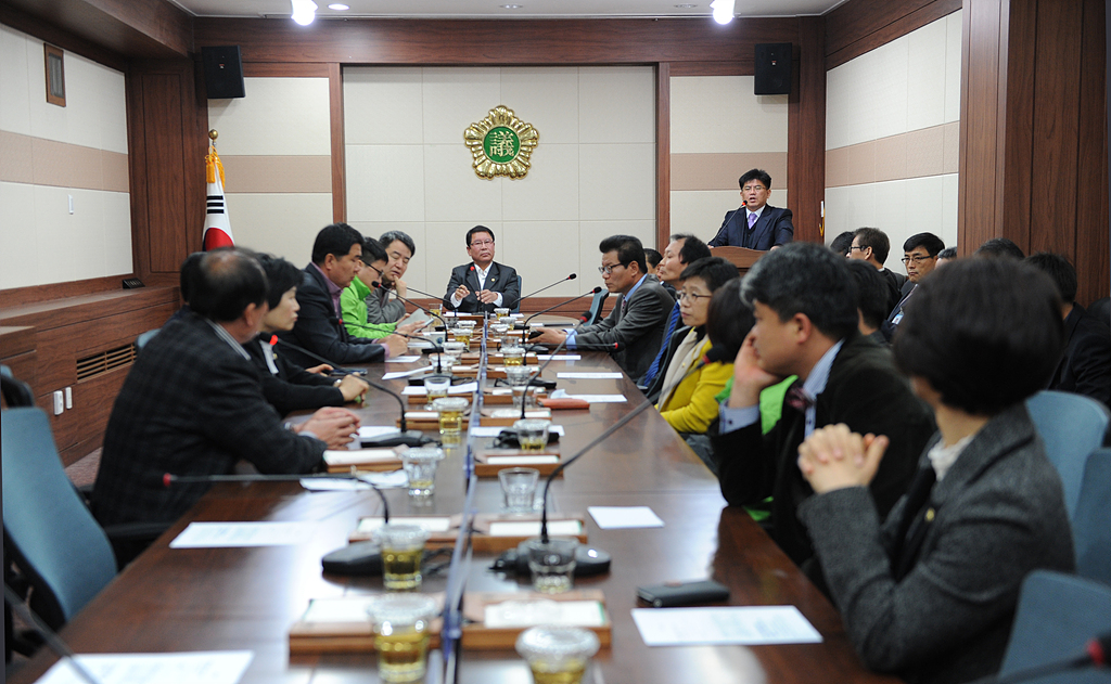 '의원 간담회' 게시글의 사진(19) '2014-03-24-27894.jpg'
