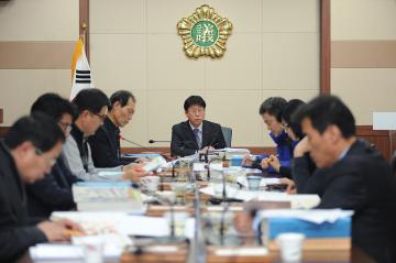 예산결산위원회 회의